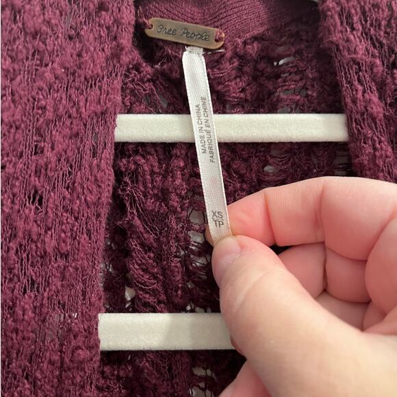 Free People Size XS RUNS LARGE Maroon Open Cardigan Sweater - Picture 4 of 5